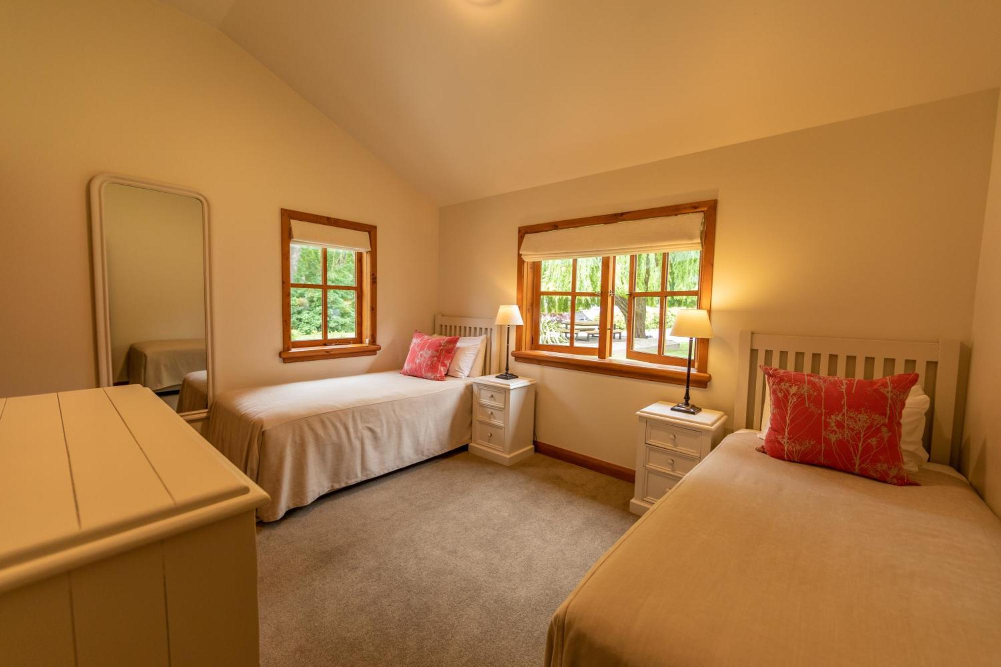 Wanaka Homestead Lodge & Cottages Bagian luar foto