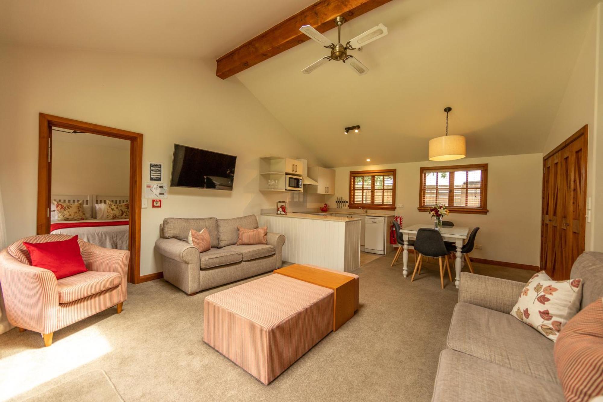 Wanaka Homestead Lodge & Cottages Bagian luar foto